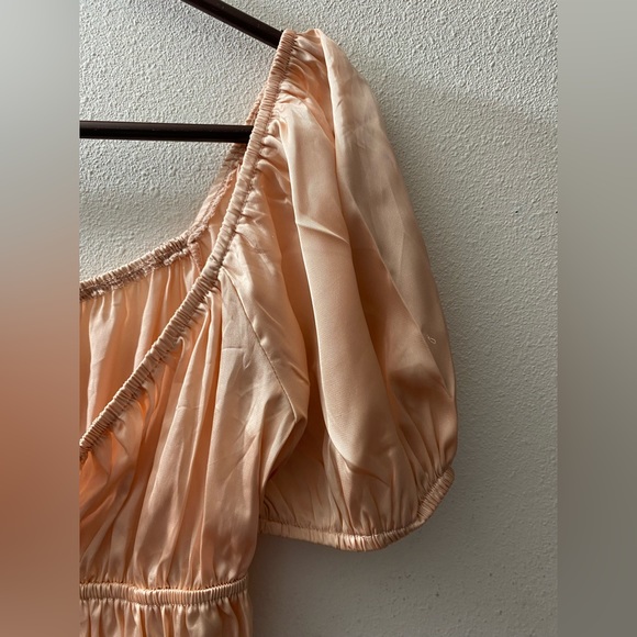 Crop Top🩷 - Picture 5 of 7